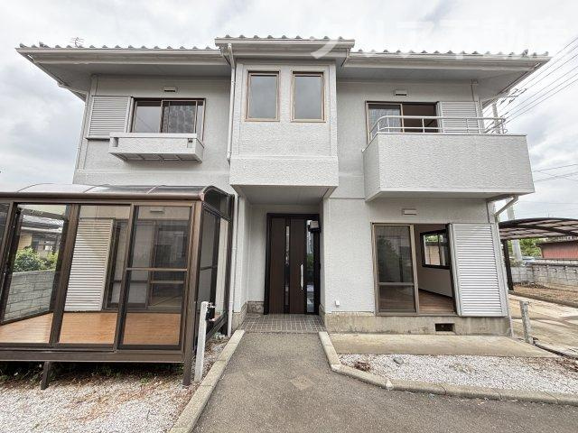Fully Renovated Bright 4LDK on a 95-Tsubo Lot in Isesaki in Gunma
