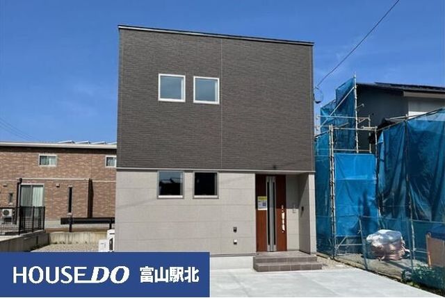 Modern 3LDK Home Near Nishi-Toyama Station, Toyama