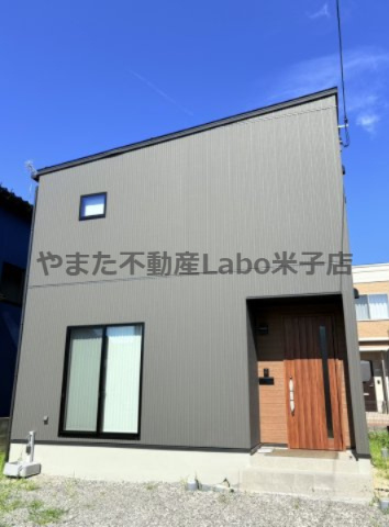 Like-New 3LDK Two-Story Home in Shinkai, Yonago, Yonago, Tottori