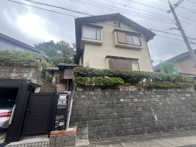 Spacious Home with a 25-Tatami Living-Dining Area in Wakakusa, Kusatsu, Shiga