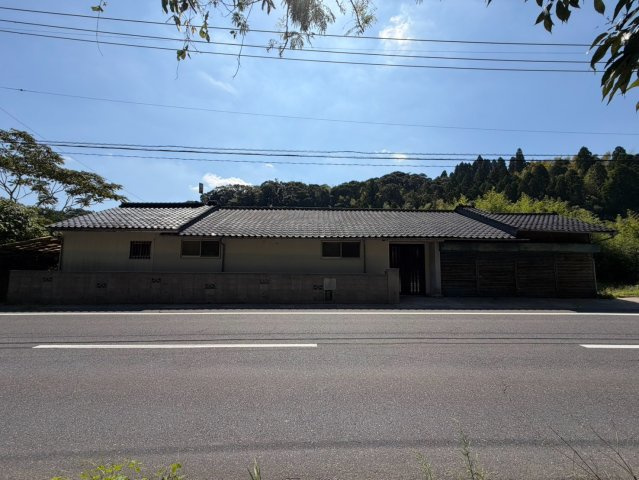 Single-Story Home with Spacious Garden in Inuzako-machi, Kagoshima