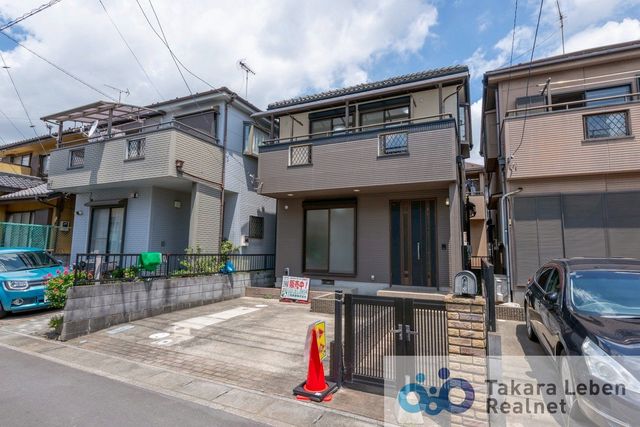Bright 4LDK Home with Two Parking Spaces in Yashio, Yashio, Saitama