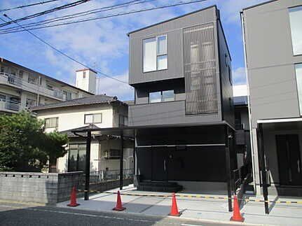 日当たりの良い2階リビングとバルコニーのある4LDK戸建て、廿日市市