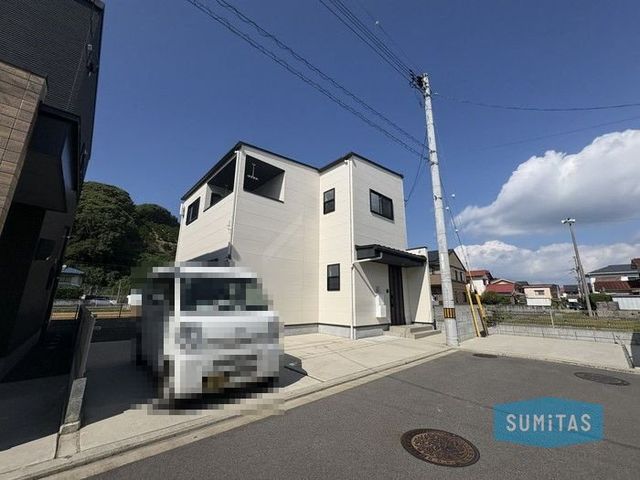 Bright, Modern Home in Minami-Sain-cho, Matsuyama, Ehime