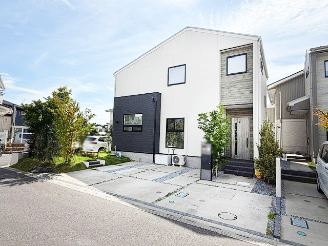 Bright 4LDK Corner House with Open-Plan Living in Moriya, Moriya, Ibaraki