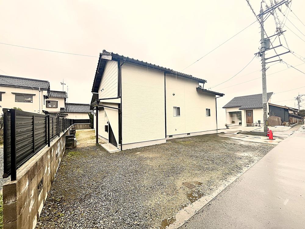 Fully Renovated 3LDK Single-Story House with Large Land in Yonago, Yonago