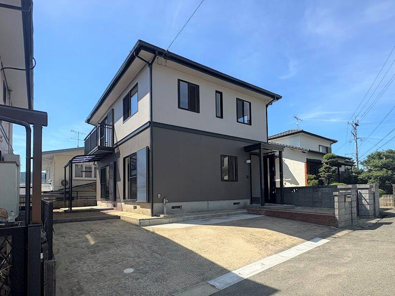 Renovated 3LDK+S Home with Spacious Living in Saikai-machi, Nagasaki