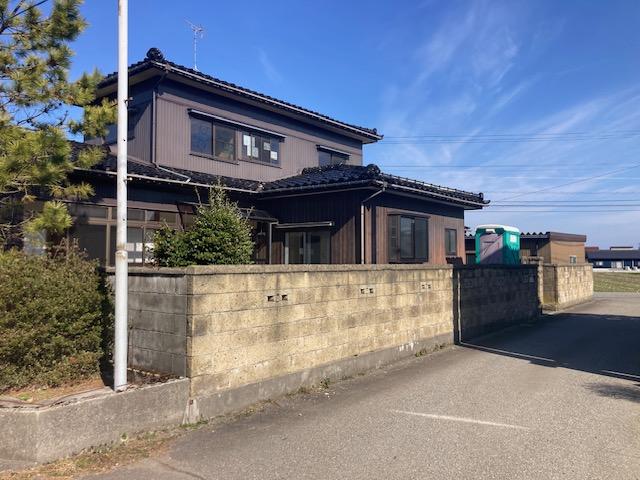 Renovated 4LDK+S Home with a Spacious Garden in Toyama, Toyama