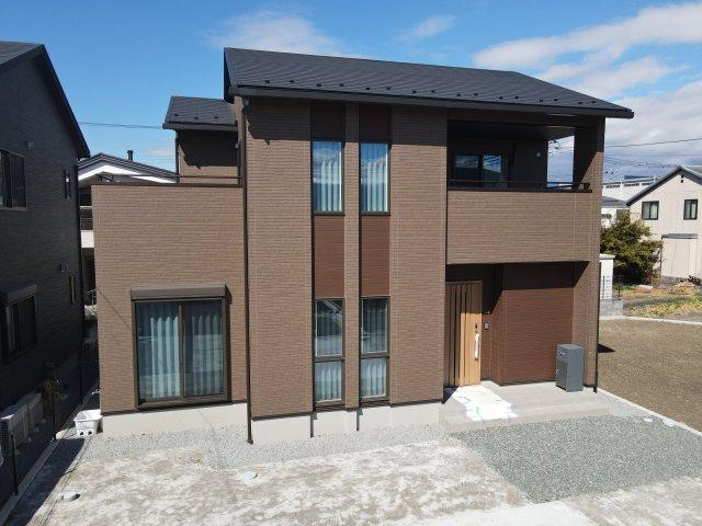 Bright Near-New 4LDK Home with Fuji Views in Tamagawa in Yamanashi