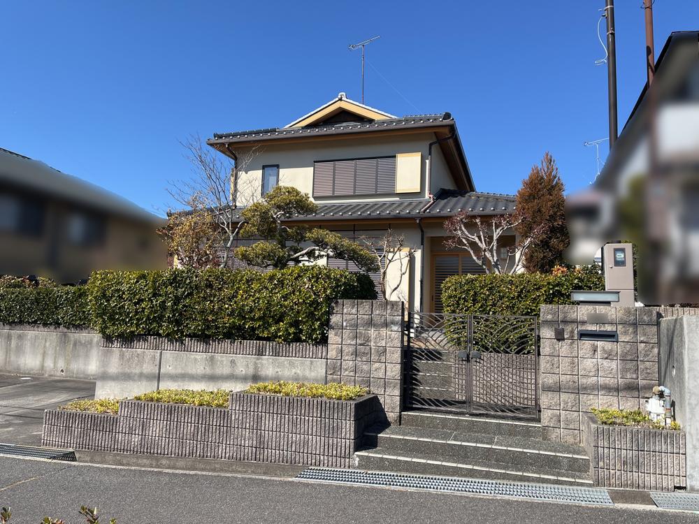 Spacious 4LDK+S Home with Mountain Views in Kobe Kita-ku in Hyogo