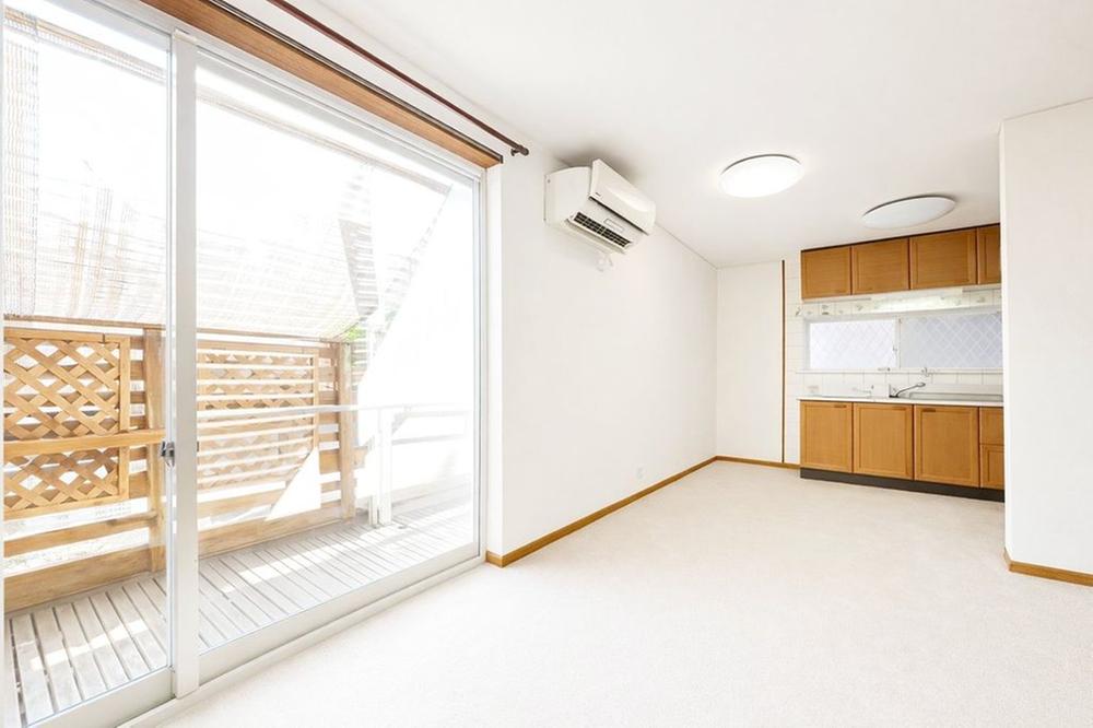 Sunny 4LDK House in Otsu Oe with Balcony and Room to Update, Shiga