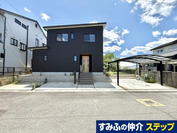 Nearly New Bright 4LDK Wooden Home with Garden, Solar & Triple Parking in Quiet Moriyama in Shiga