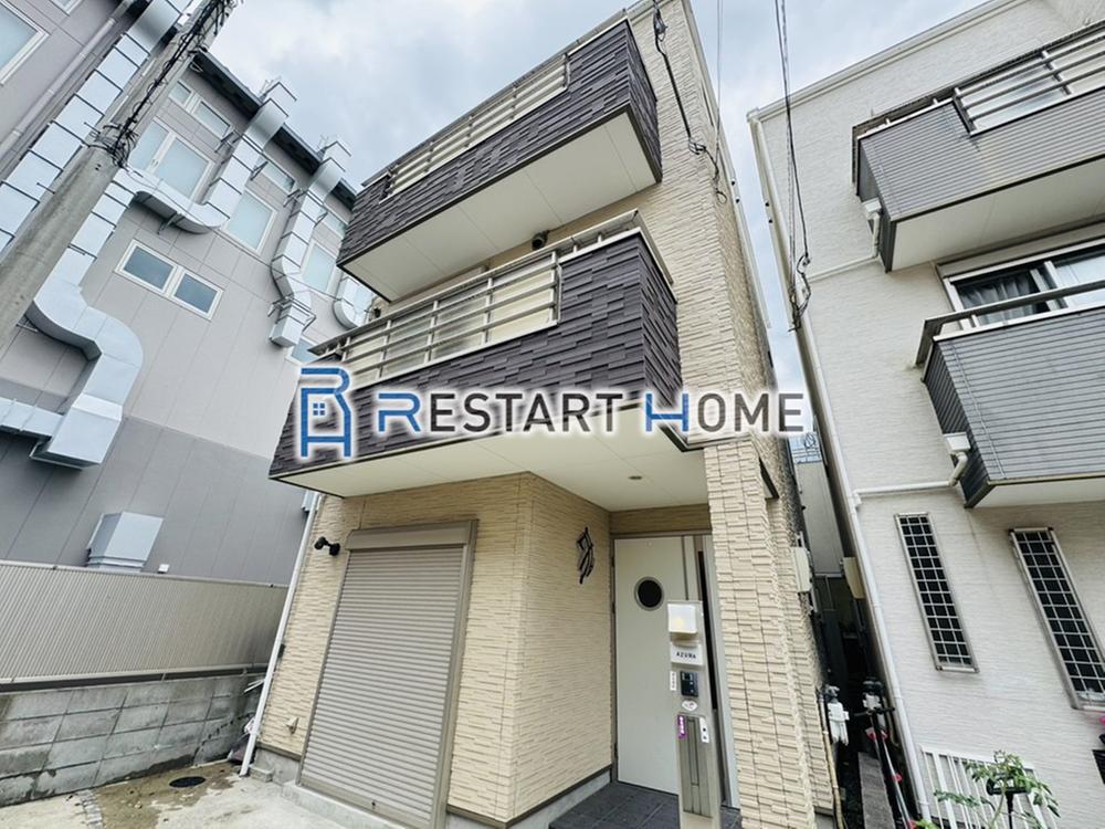Bright 3-Story Steel-Framed Home with 3LDK+S in Higashiosaka, Osaka