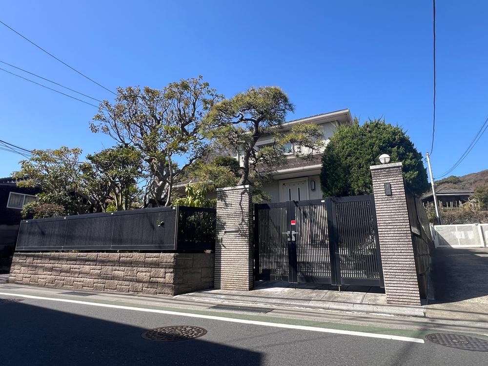 Bright 4LDK+S House with Garden and Soundproof Studio in Central Kamakura, Kanagawa