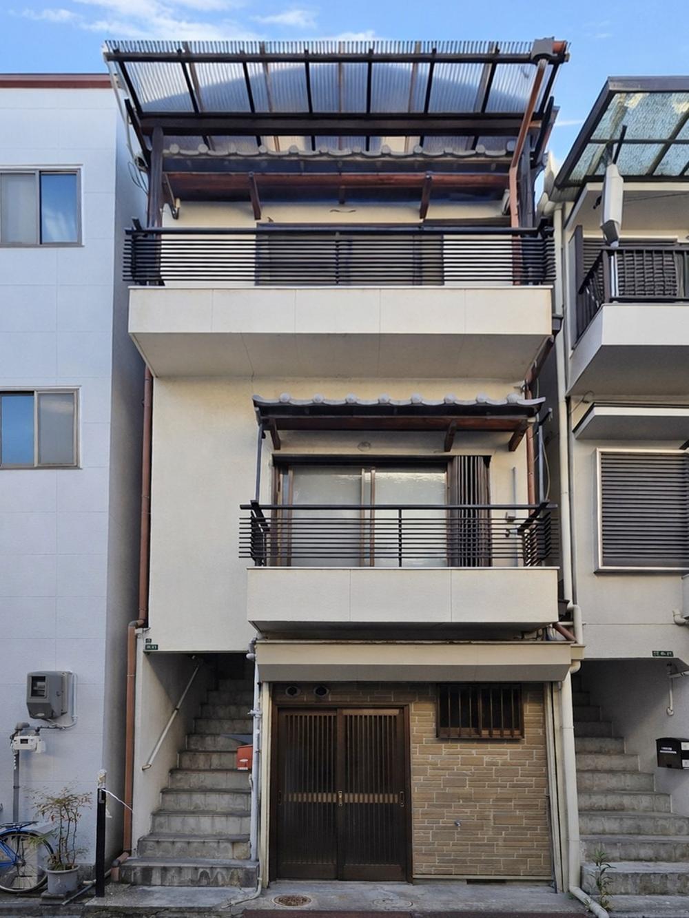 Three-Story 4DK Home Near Imazato Station, Osaka