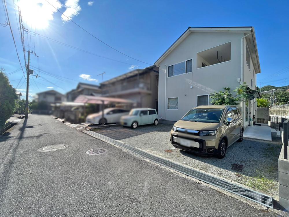Bright Shop-Residence with 3-Car Parking in Himeji, Himeji, Hyogo