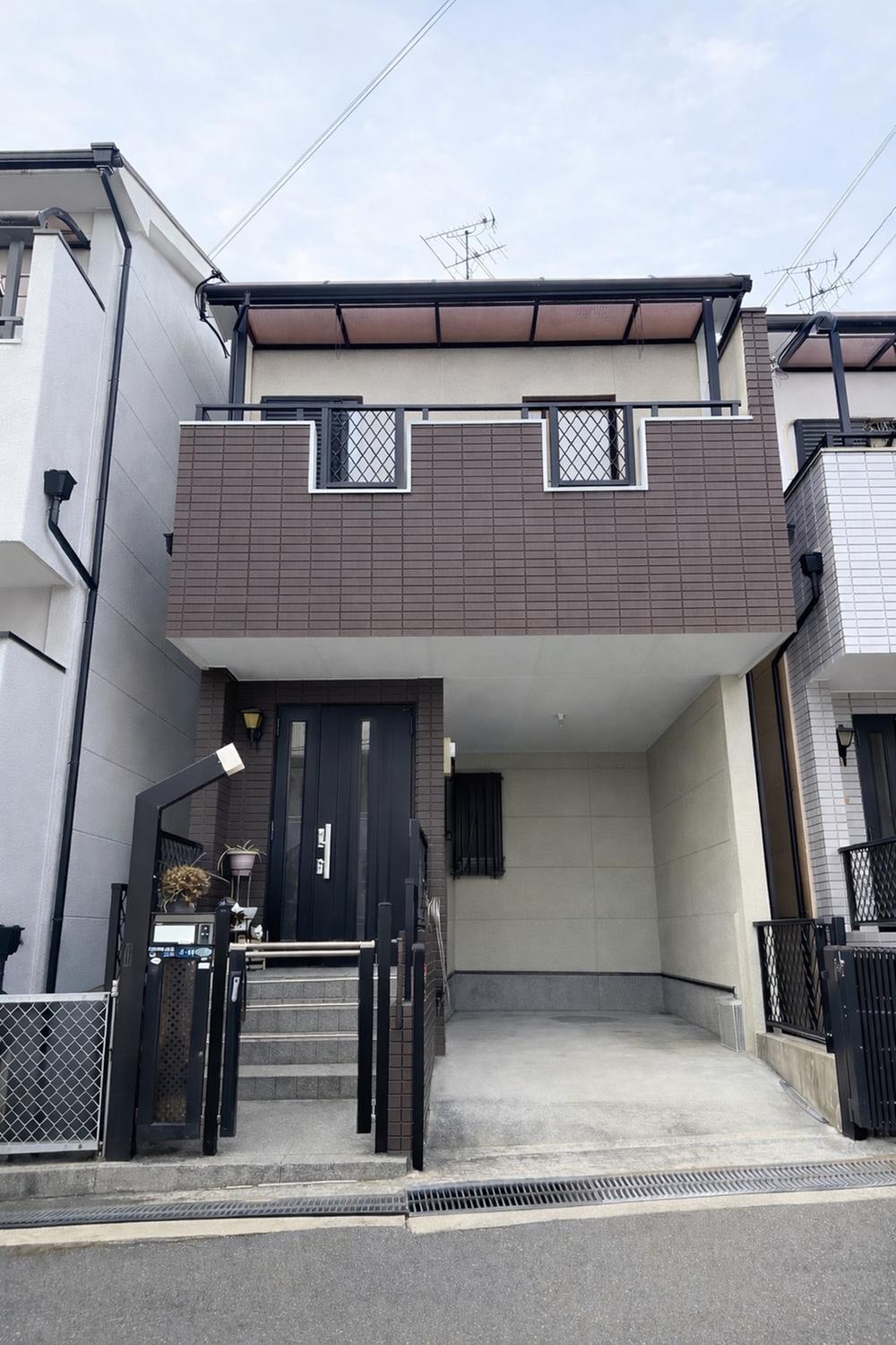 Spacious 5LDK Steel-Framed Home with South-Facing Balcony in Higashiosaka, Osaka