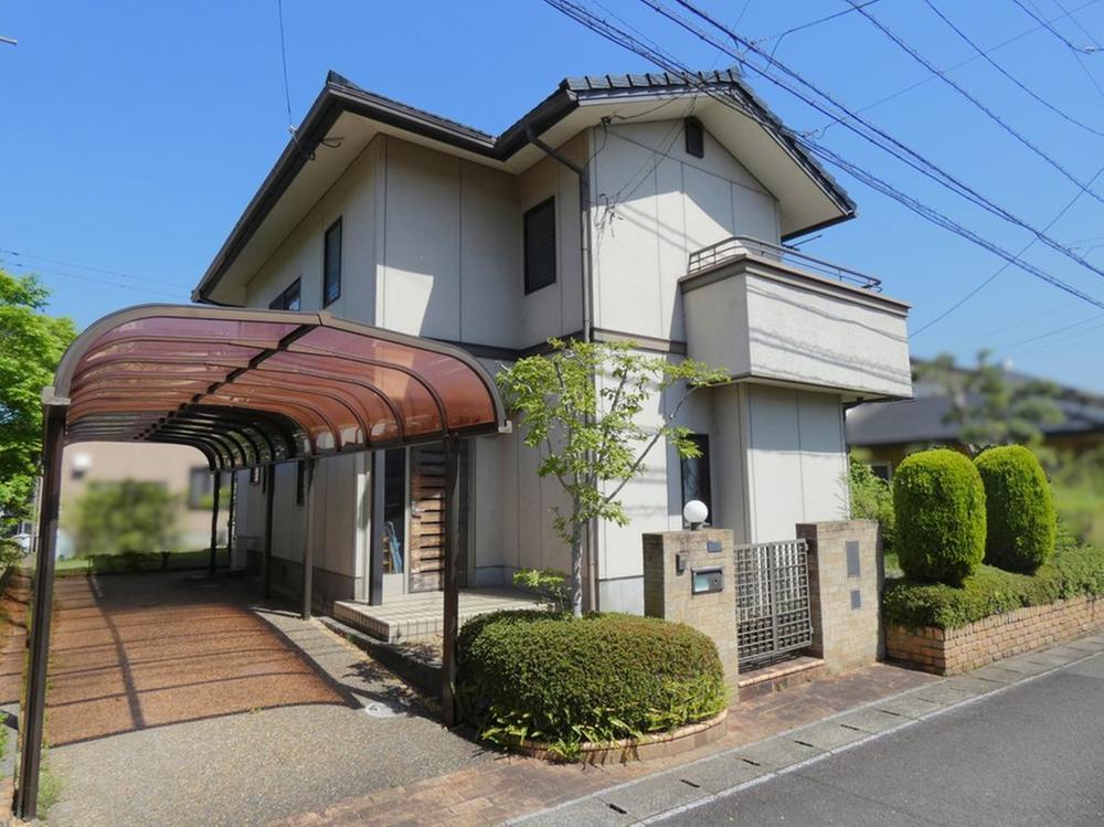 Bright 3LDK Home with Garden and Walk-In Closet in Moegidai, Oita