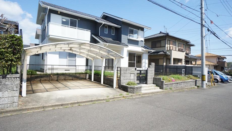 Fully Renovated 4LDK Home with Bright Interiors in Kuwana in Kuwana