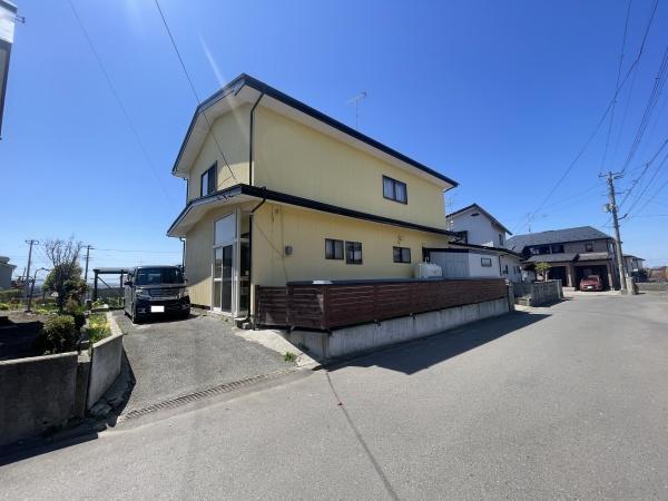 Bright 5DK Home with a City-View Garden in Misakidai, Hachinohe, Aomori