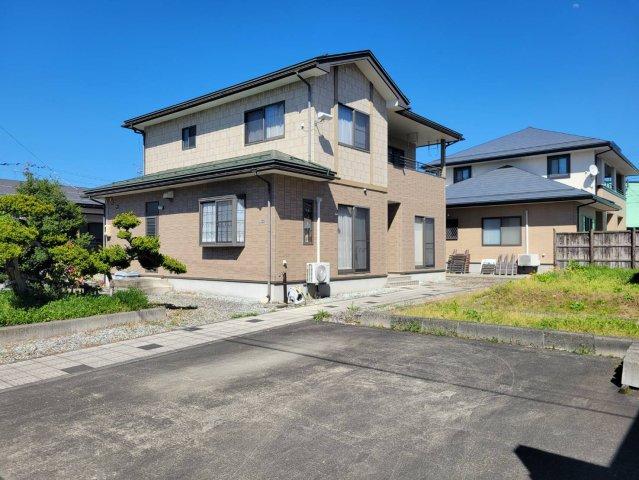 5LDK+S Home with Large Garden Near Tendo Station, Tendo, Yamagata