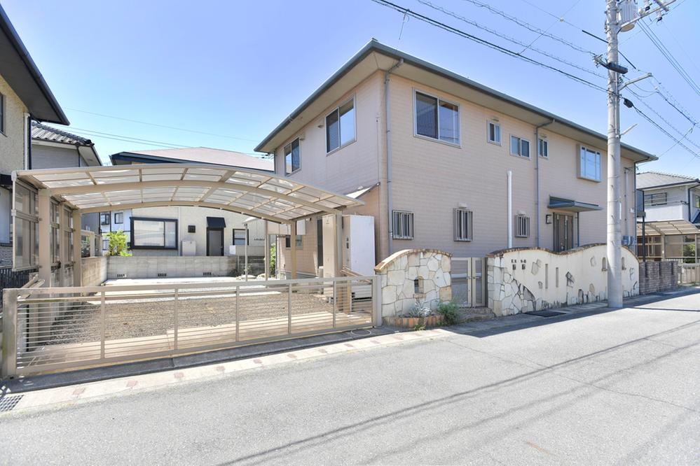 Spacious 6LDK+3S Home with Garden and Ample Parking in Higashi-ku, Okayama