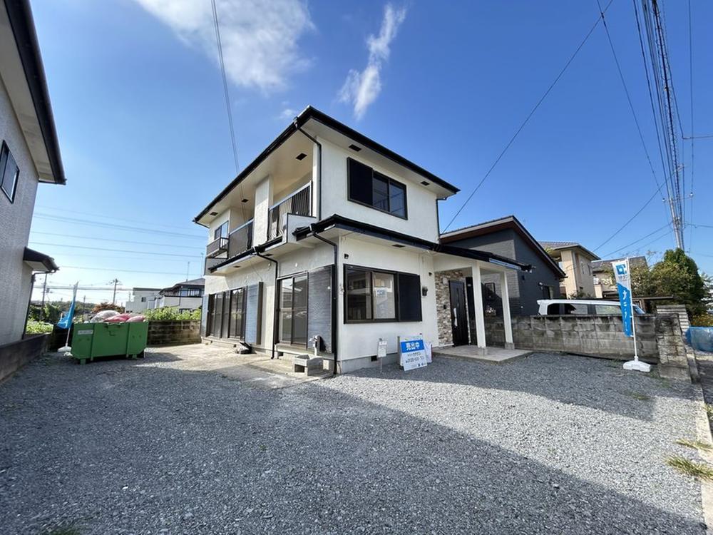 Bright Renovated 4LDK with Parking in Kiyoharadai