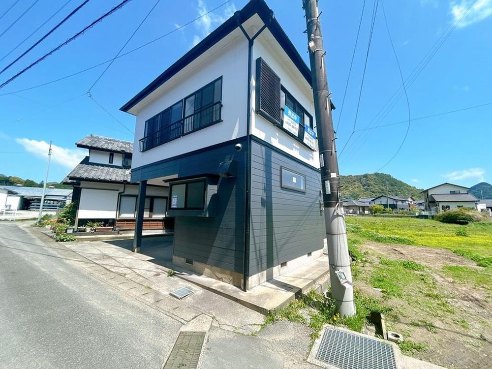 Fully Renovated Bright 4LDK Family Home Near Arita Station in Saga