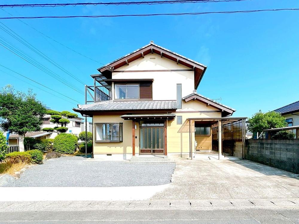 Renovated 4LDK Japanese-Style House with 4-Car Parking in Yoshio-cho, Miyakonojo, Miyazaki