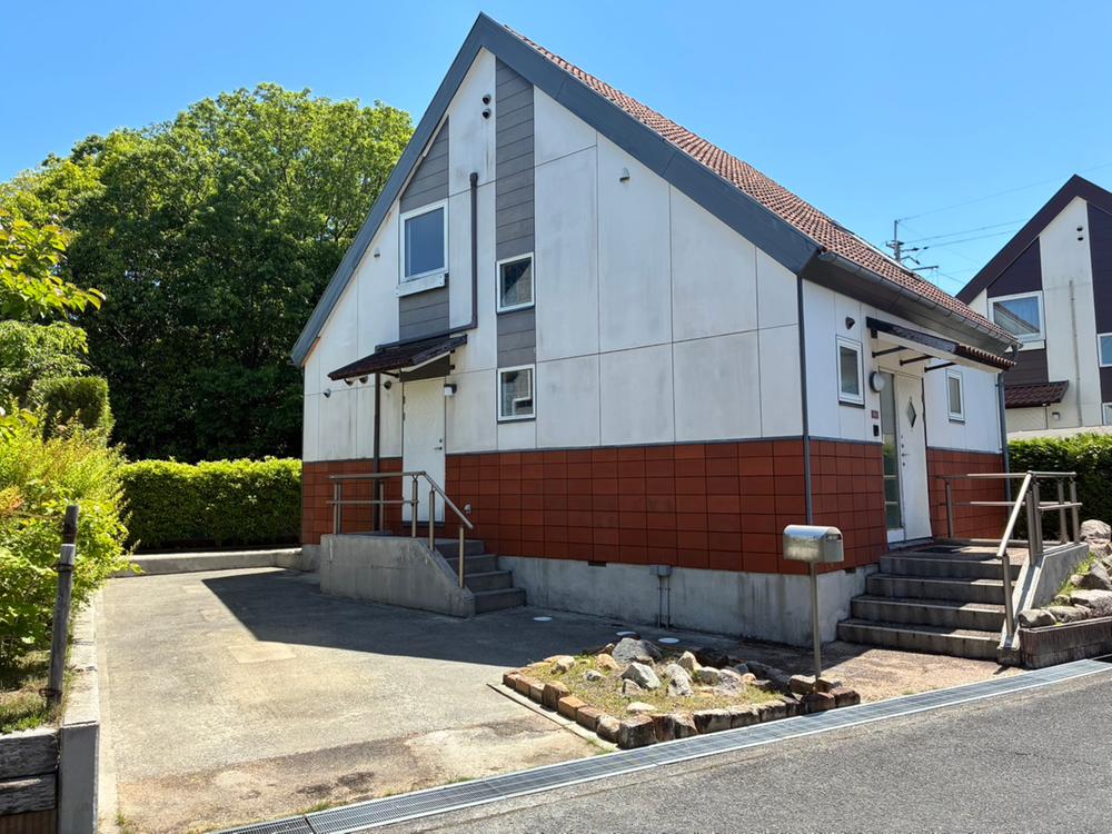 Spacious 3LDK+S Danish-Style House in Quiet Suzukakedai, Sanda, Hyogo