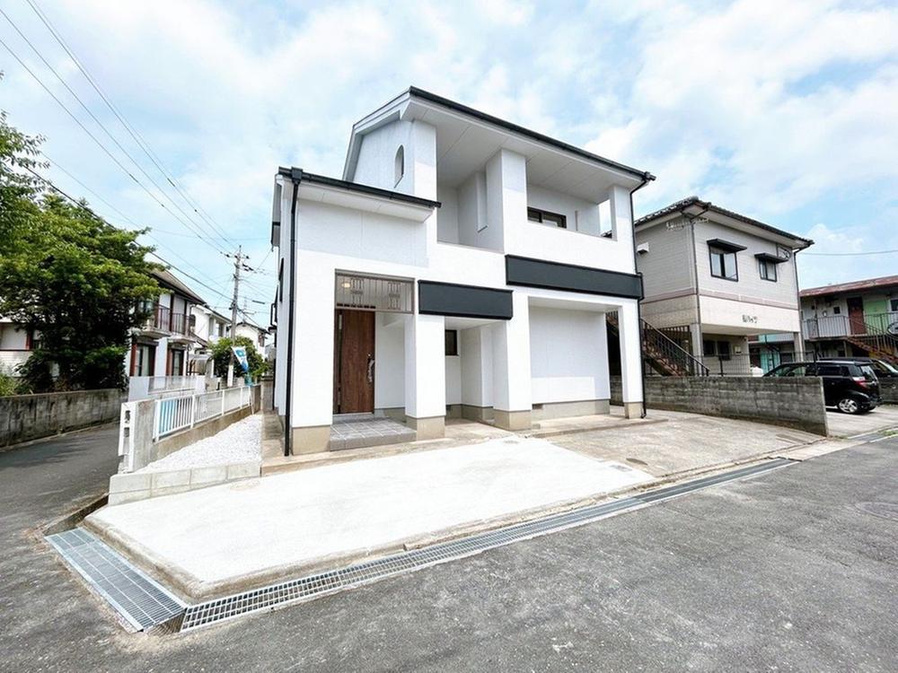 Fully Renovated Bright 3LDK House with 2-Car Parking in Yukuhashi, Fukuoka