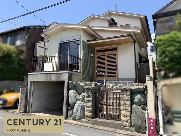 Roomy 6K+S Kyoto Home with Storage, Garage and Mountain Views, Kyoto