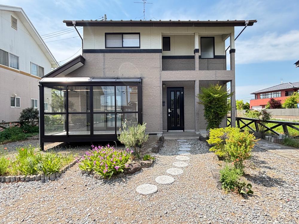 Bright 4LDK+S Home with Sunroom and Two Tatami Rooms in Furukawa, Osaki, Miyagi