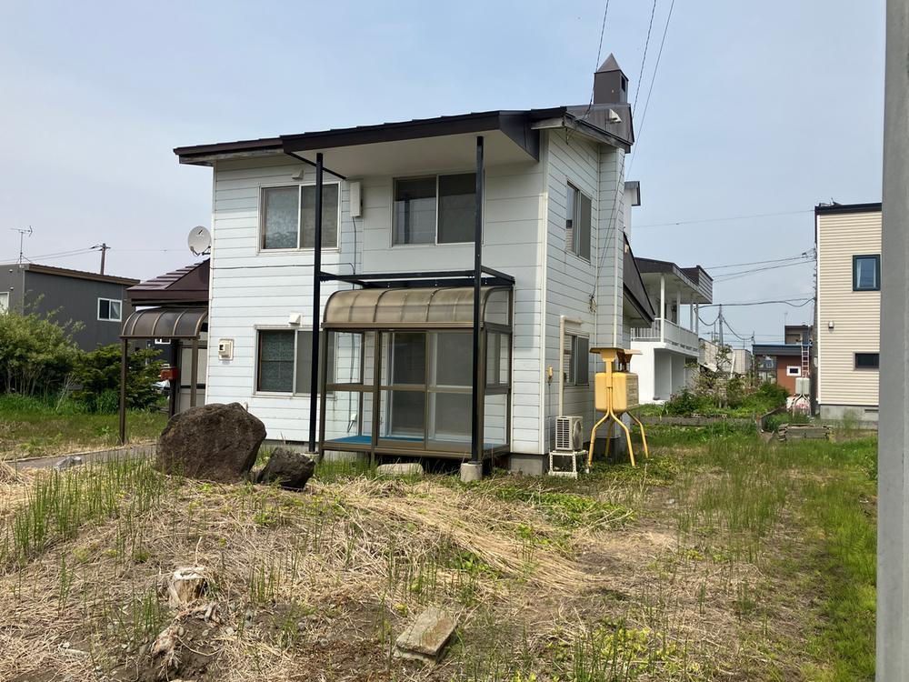 Renovated Bright 3LDK Wooden Home with Large Lot in Quiet Iwamizawa in Hokkaido
