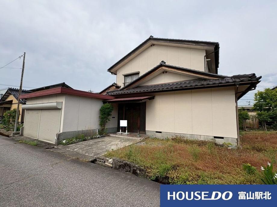 Spacious 7DK Home with Traditional Tatami Rooms in Toyama, Toyama