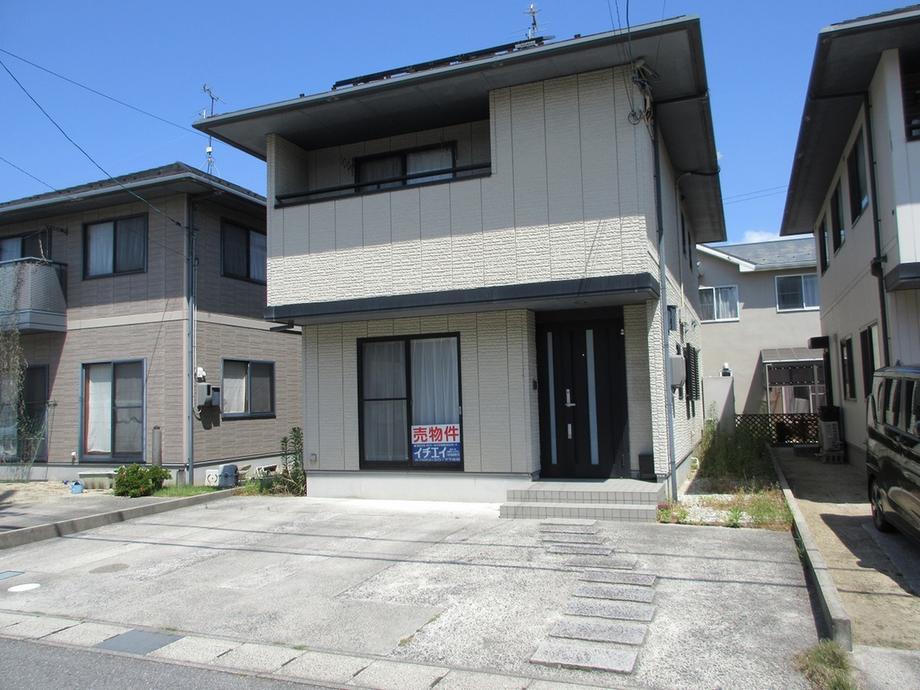 All-Electric 4LDK Family Home with Multi-Car Parking in Higashiizumo, Matsue, Shimane
