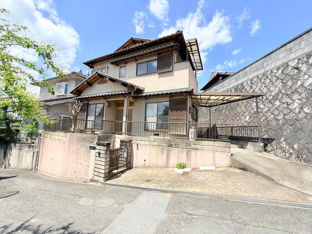 4SLDK House with Dual Parking, Garden & Renovation Potential in Nara in Nara