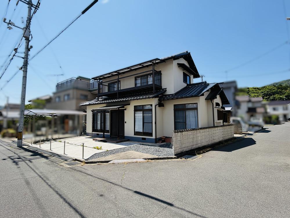 Fully Renovated Sunny 5LDK Corner House near Mantomi Station, Okayama in Okayama