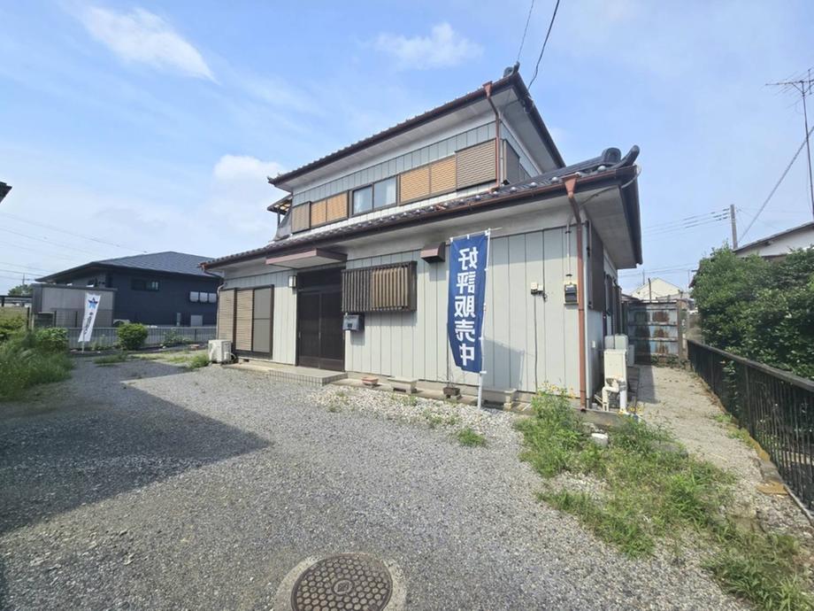 南庭と駐車3台分を備えたリフォーム済みの佐野市富岡町5DK戸建て、佐野市