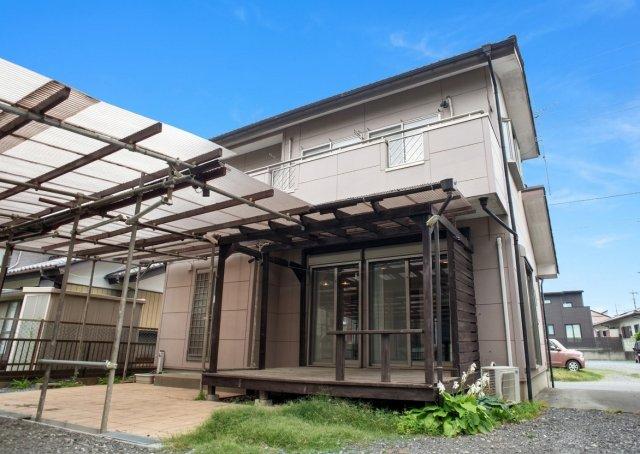 Bright 3LDK+S Wooden House with Large Garden and Parking for 3+ in Higashimatsuyama, Saitama