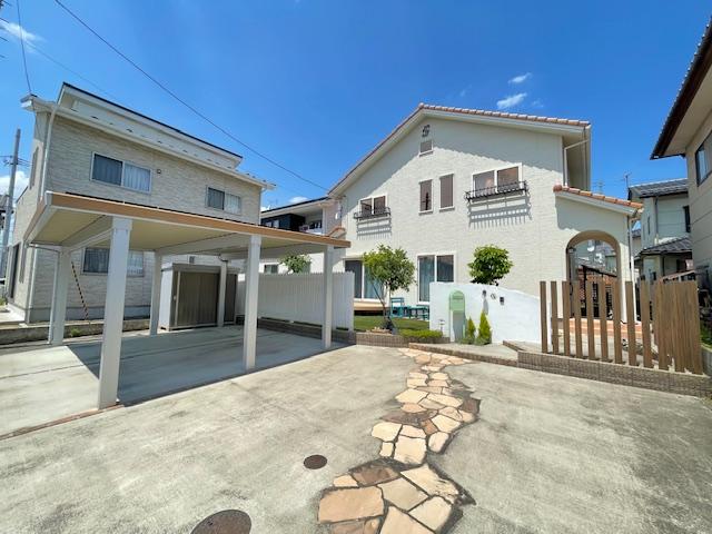 Bright 4LDK Home with Solar Power and a Private Garden in Fukushima, Fukushima