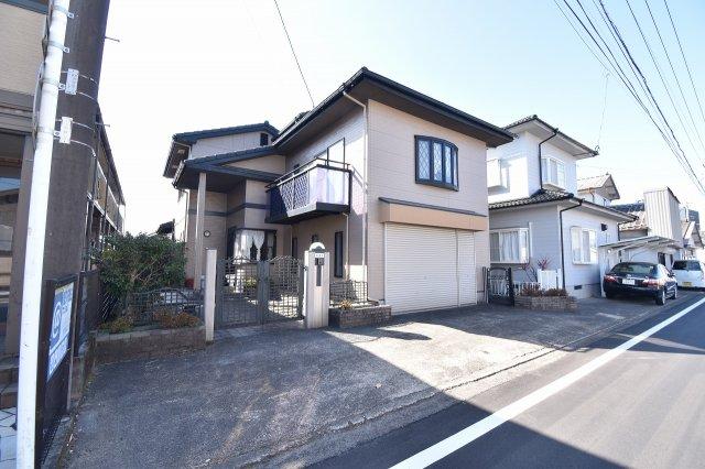 Spacious 4LDK Wooden House with Garage in Quiet Isa, Kagoshima in Kagoshima