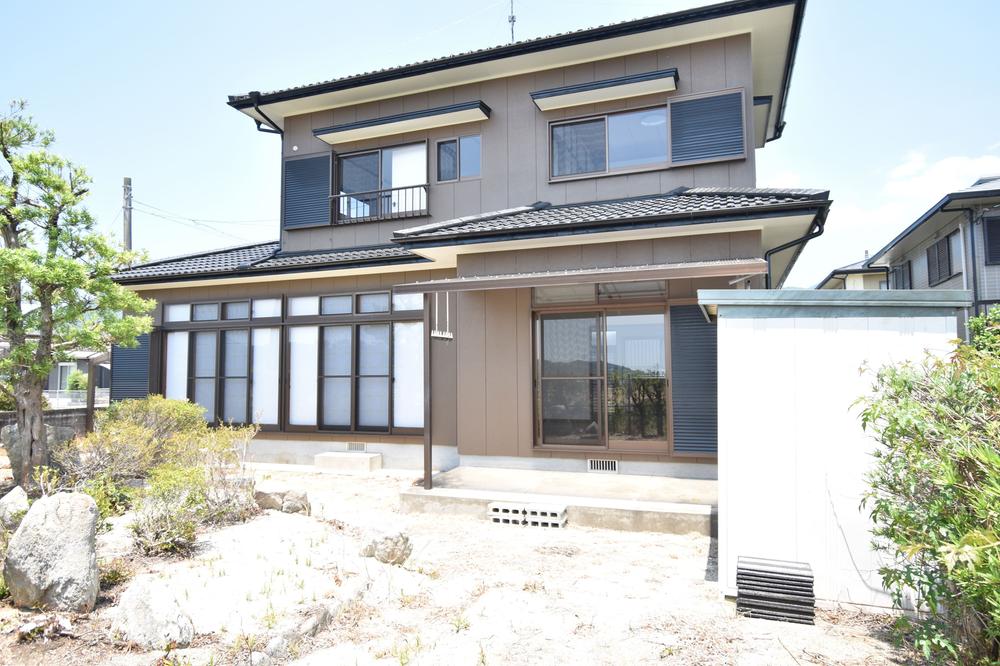 Bright Partially Renovated 4LDK Home Near Ogi Station, Saga