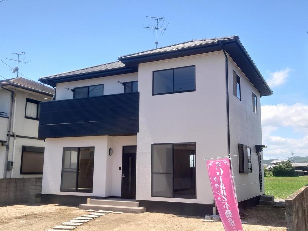 Bright, Renovated 4LDK with Three-Car Parking in Setouchi, Setouchi, Okayama