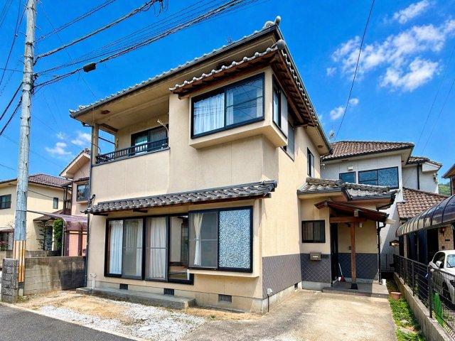 Fully Renovated 3LDK House with 2-Car Parking in Higashi-ku, Hiroshima, Hiroshima