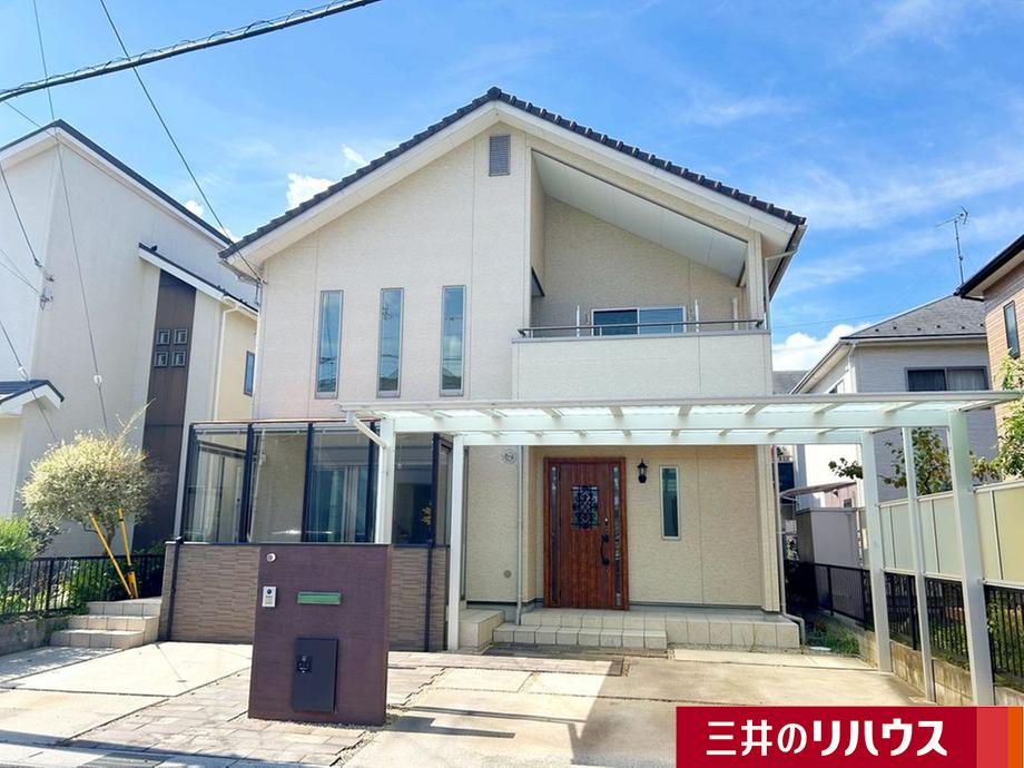 Sunlit Renovated Home with Solar Power and 20-Tatami LDK in Kusatsu, Kusatsu, Shiga