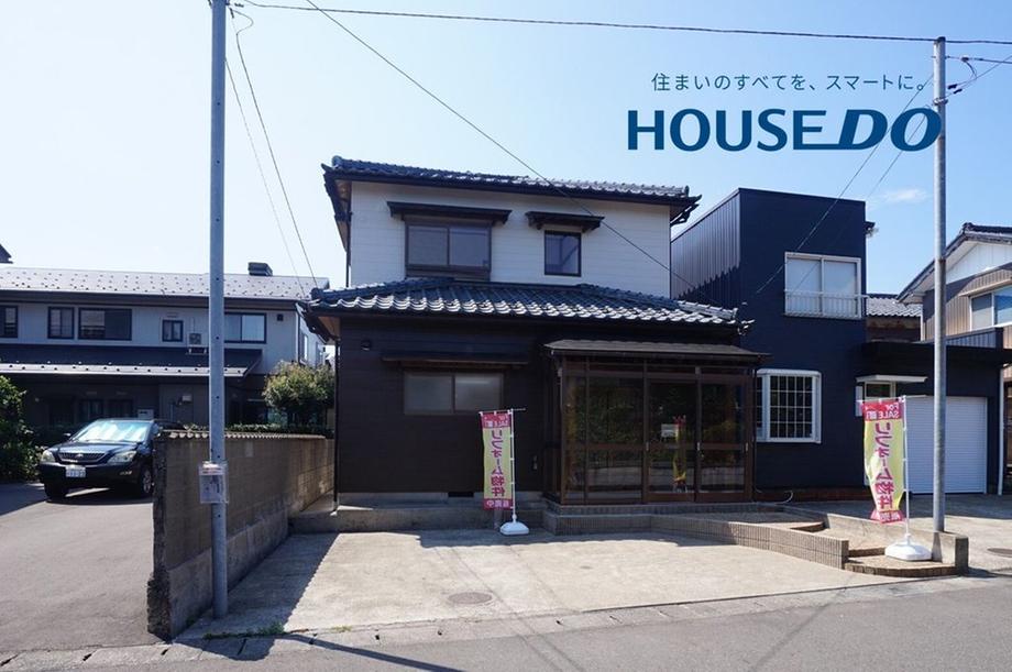 Bright 4LDK Home with Spacious 18-Tatami Living Room in Fukui, Fukui
