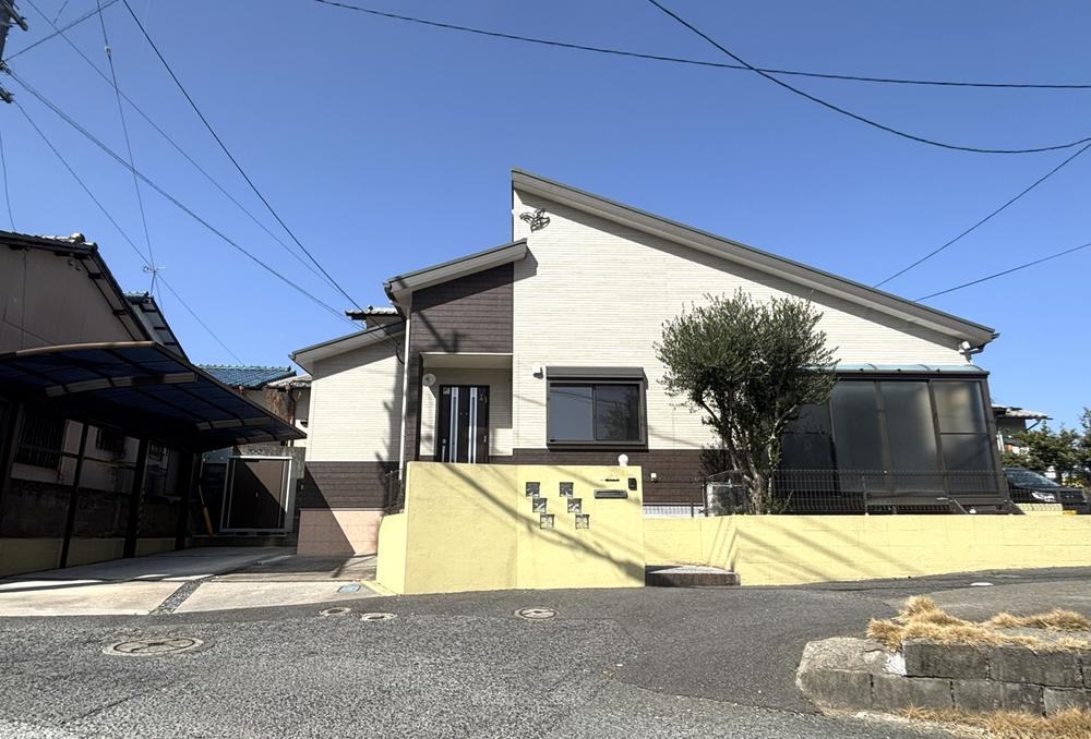 Fully Renovated Single-Story 2LDK with 3-Car Parking in Quiet Kitakyushu in Fukuoka