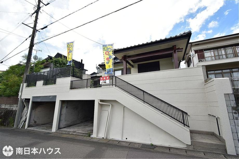 Renovated 4LDK with Sakurajima Views and 2-Car Garage in Kagoshima in Kagoshima