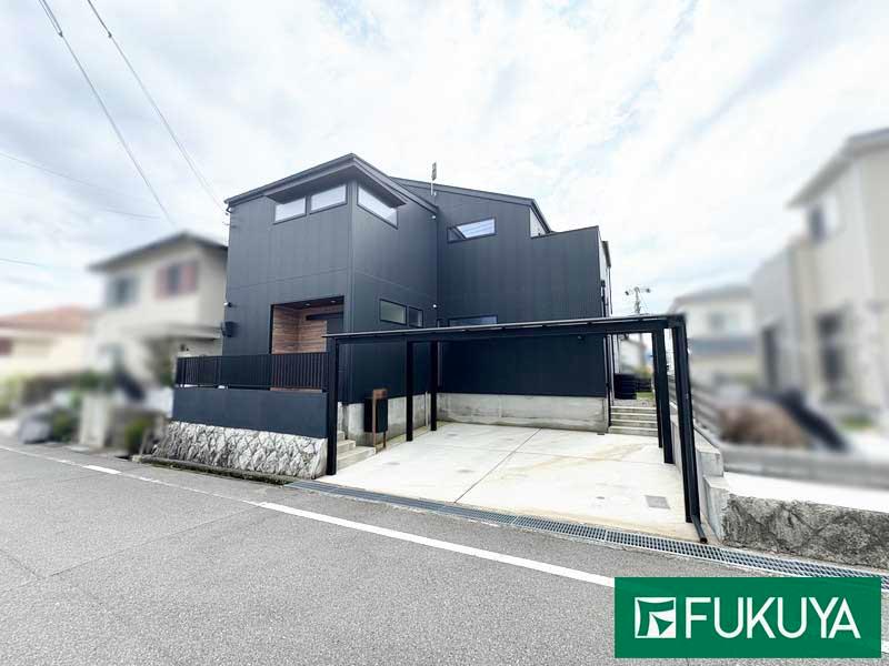 Renovated 4LDK with Garden and Parking in Ikeda, Osaka